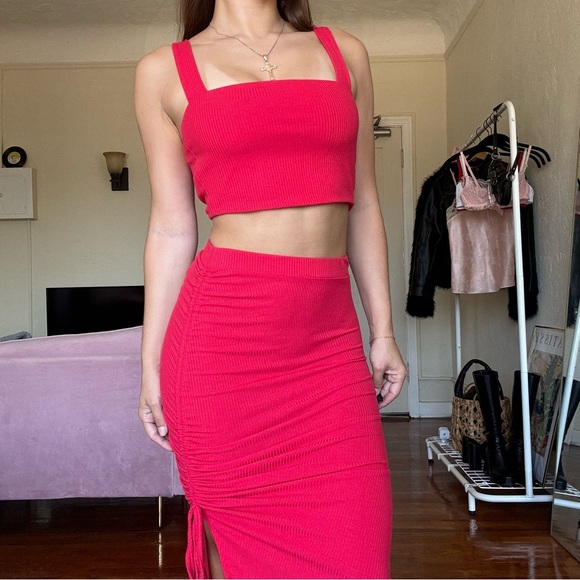 NWT \\ knit crop top + midi skirt set - Picture 4 of 8